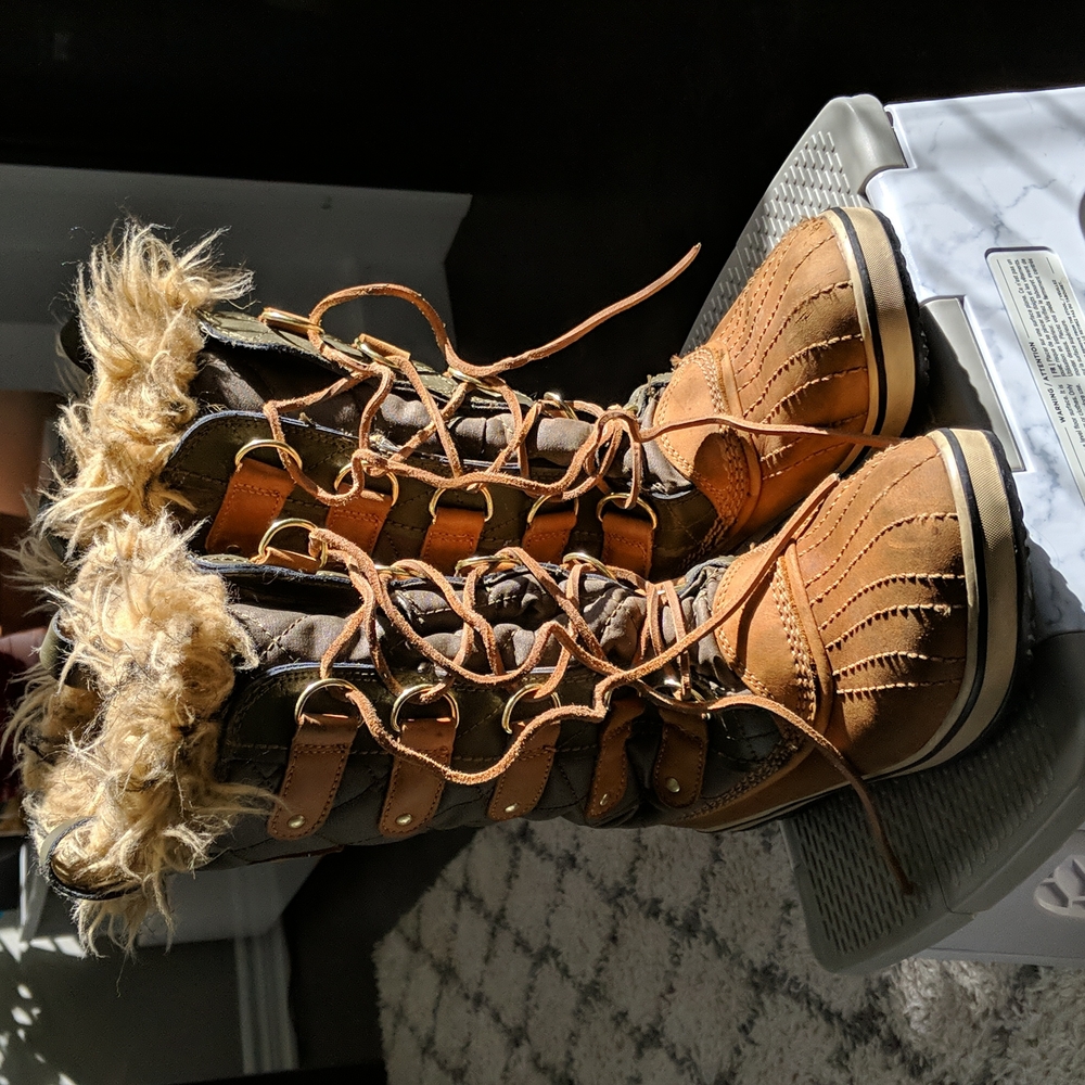 Sorel Tofino winter boots (camel/green)